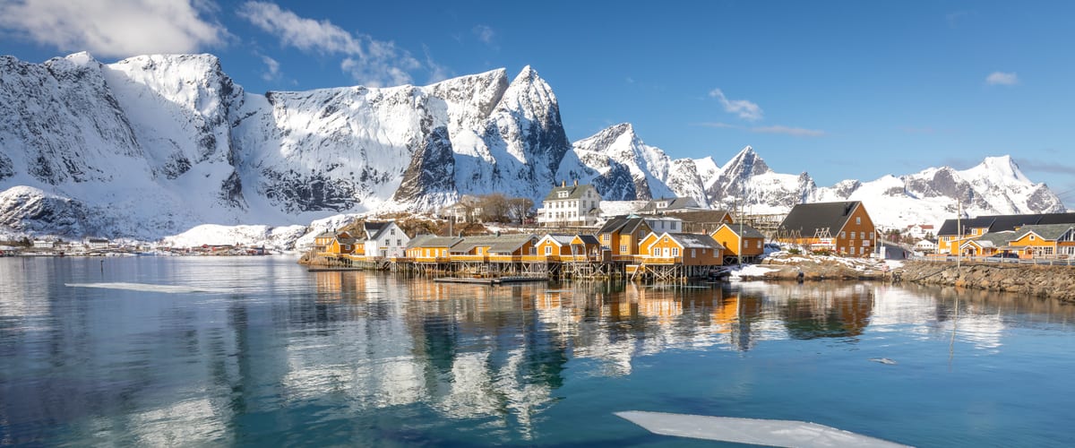 Angeln in Norwegen — typische Küsten-/Gewässerlandschaft